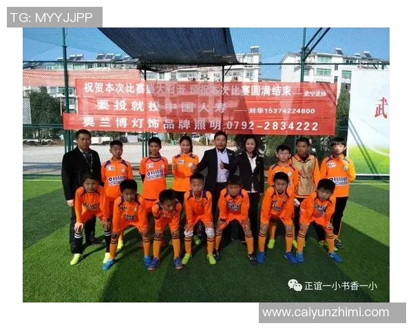 球星初见足球操展现技艺激情碰撞绿茵引发无限想象 球星初见足球操展现技艺激情碰撞绿茵引发无限想象