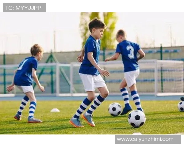 足球明星宝宝成长记：从球场到家庭的幸福瞬间与未来希望